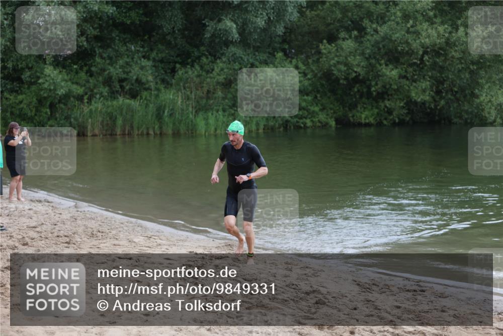 21.06.2026 - 29. Vierlanden-Triathlon Andreas Tolksdorf http://msf.ph/oto/9849331 21.06.2026 10:05:04 Schwimmen 431 meine-sportfotos.de
