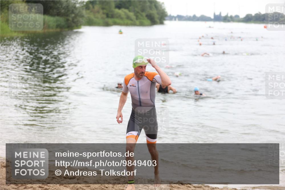 21.06.2026 - 29. Vierlanden-Triathlon Andreas Tolksdorf http://msf.ph/oto/9849403 21.06.2026 10:06:26 Schwimmen 397, 410, 458, 467 meine-sportfotos.de