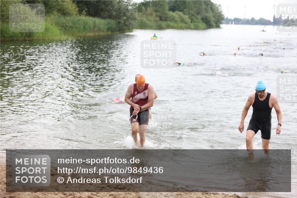 21.06.2026 - 29. Vierlanden-Triathlon Andreas Tolksdorf http://msf.ph/oto/9849436 21.06.2026 10:06:42 Schwimmen 394, 410, 417, 443, 447 meine-sportfotos.de