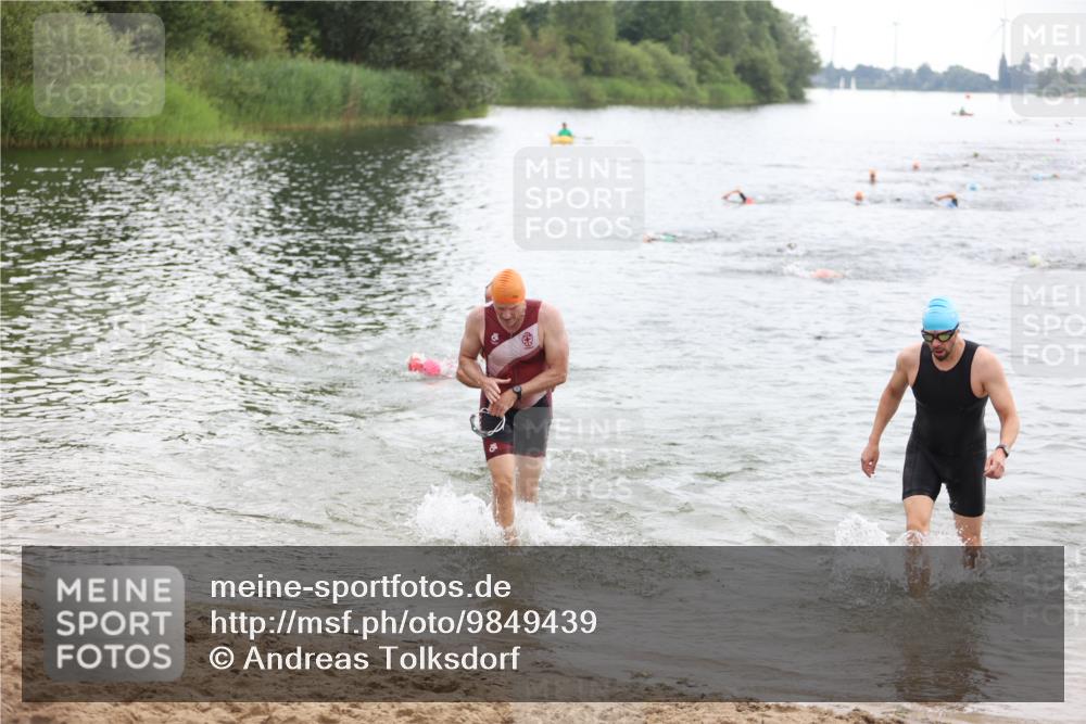 21.06.2026 - 29. Vierlanden-Triathlon Andreas Tolksdorf http://msf.ph/oto/9849439 21.06.2026 10:06:42 Schwimmen 394, 410, 417, 443, 447 meine-sportfotos.de