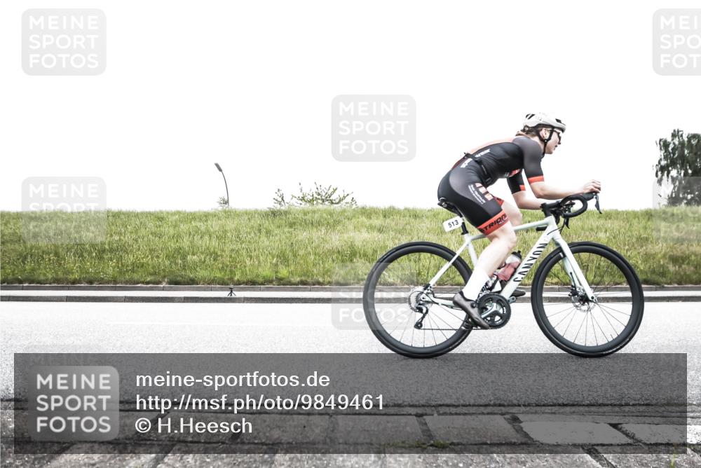 21.06.2026 - 29. Vierlanden-Triathlon H.Heesch http://msf.ph/oto/9849461 21.06.2026 10:27:27 Radfahren 10, 223, 298, 339, 378, 385, 391, 513, 563 meine-sportfotos.de