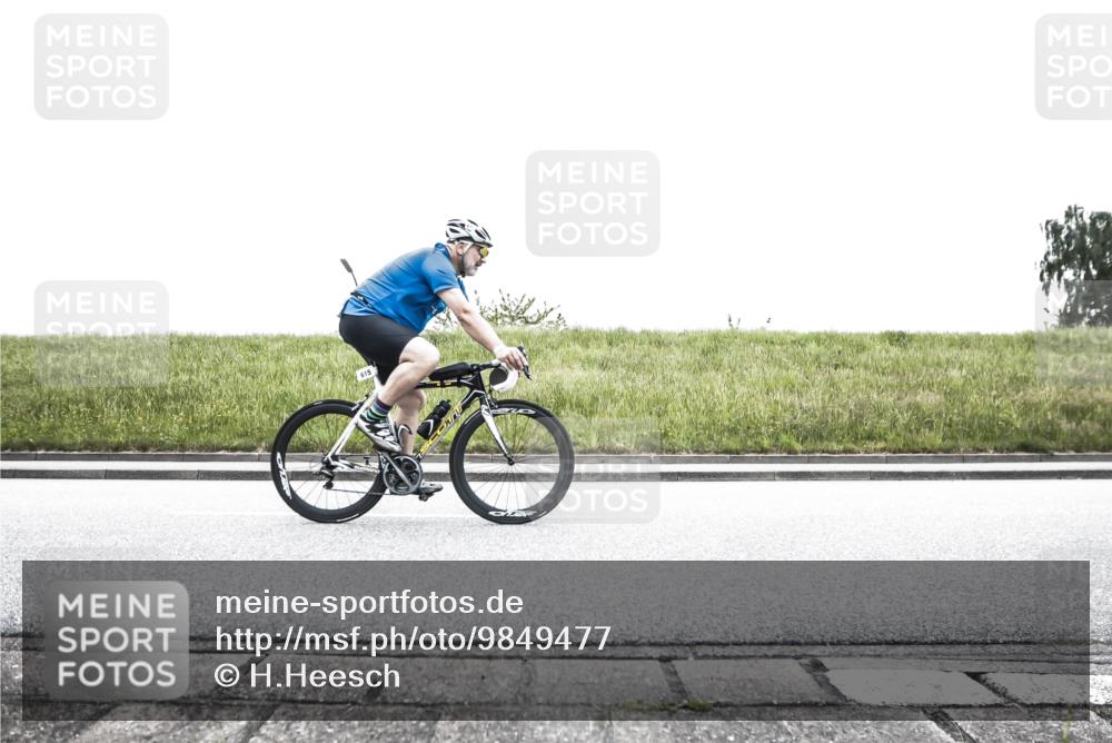 21.06.2026 - 29. Vierlanden-Triathlon H.Heesch http://msf.ph/oto/9849477 21.06.2026 10:27:50 Radfahren 272, 515, 615 meine-sportfotos.de
