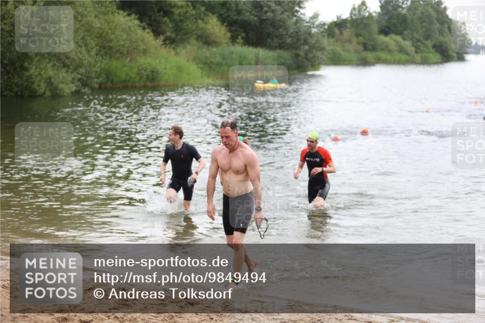 21.06.2026 - 29. Vierlanden-Triathlon Andreas Tolksdorf http://msf.ph/oto/9849494 21.06.2026 10:07:09 Schwimmen 425, 428, 445, 474 meine-sportfotos.de