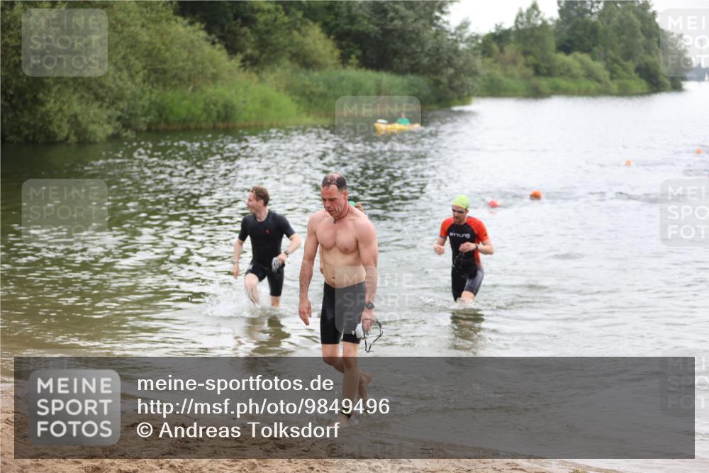 21.06.2026 - 29. Vierlanden-Triathlon Andreas Tolksdorf http://msf.ph/oto/9849496 21.06.2026 10:07:09 Schwimmen 425, 428, 445, 474 meine-sportfotos.de