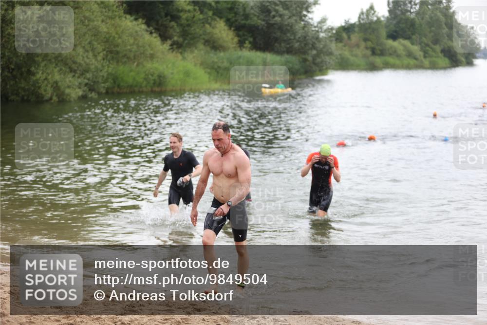 21.06.2026 - 29. Vierlanden-Triathlon Andreas Tolksdorf http://msf.ph/oto/9849504 21.06.2026 10:07:09 Schwimmen 425, 428, 445, 474 meine-sportfotos.de