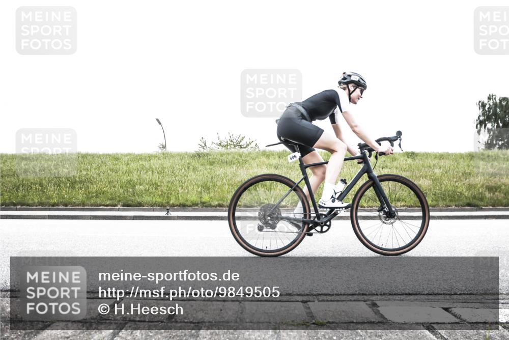 21.06.2026 - 29. Vierlanden-Triathlon H.Heesch http://msf.ph/oto/9849505 21.06.2026 10:28:30 Radfahren 4, 51, 55, 61, 78, 99, 106, 197, 481, 561, 567, 574, 582, 590, 592, 606, 608, 616 meine-sportfotos.de