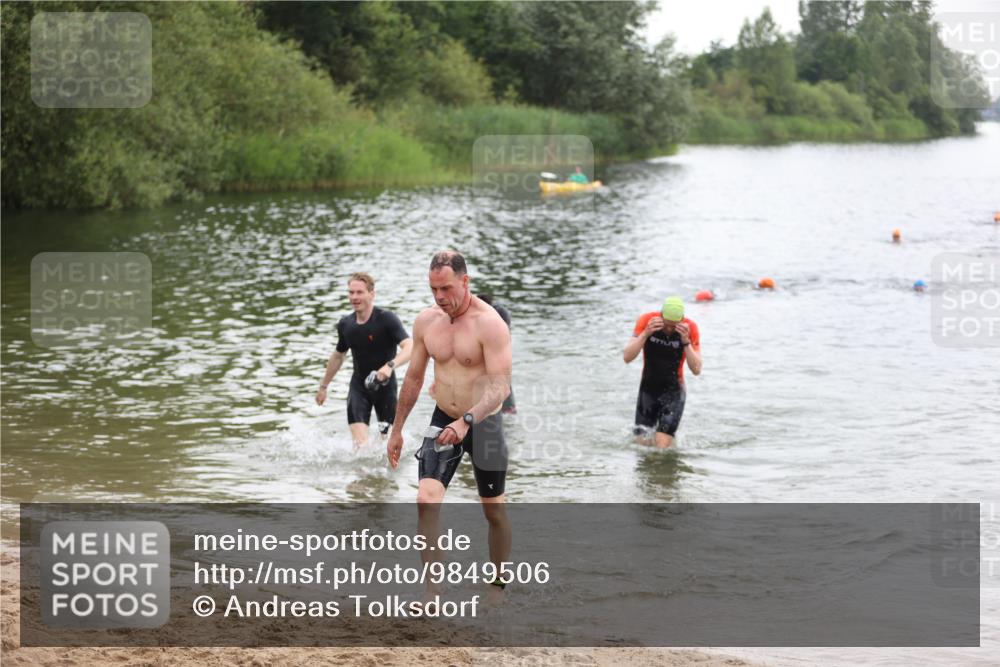 21.06.2026 - 29. Vierlanden-Triathlon Andreas Tolksdorf http://msf.ph/oto/9849506 21.06.2026 10:07:09 Schwimmen 425, 428, 445, 474 meine-sportfotos.de