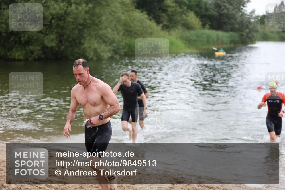 21.06.2026 - 29. Vierlanden-Triathlon Andreas Tolksdorf http://msf.ph/oto/9849513 21.06.2026 10:07:11 Schwimmen 425, 428, 445, 474 meine-sportfotos.de