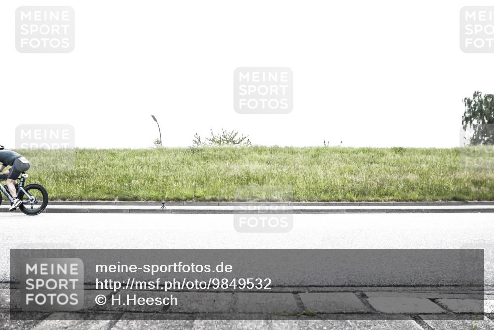 21.06.2026 - 29. Vierlanden-Triathlon H.Heesch http://msf.ph/oto/9849532 21.06.2026 10:28:41 Radfahren 99, 367, 387, 390, 508, 511, 535, 583 meine-sportfotos.de