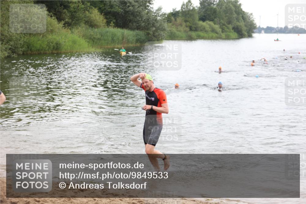 21.06.2026 - 29. Vierlanden-Triathlon Andreas Tolksdorf http://msf.ph/oto/9849533 21.06.2026 10:07:13 Schwimmen 425, 428, 445, 474 meine-sportfotos.de