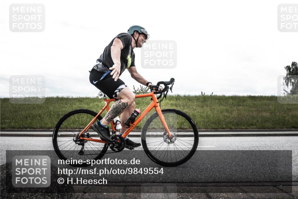 21.06.2026 - 29. Vierlanden-Triathlon H.Heesch http://msf.ph/oto/9849554 21.06.2026 12:02:40 Radfahren 760, 806, 878, 892 meine-sportfotos.de