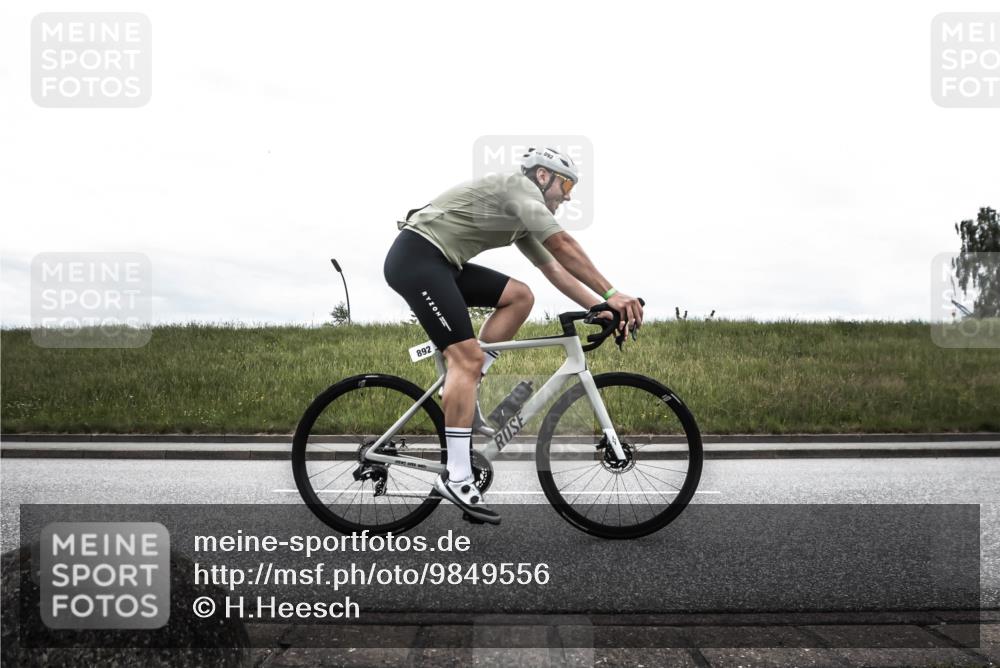 21.06.2026 - 29. Vierlanden-Triathlon H.Heesch http://msf.ph/oto/9849556 21.06.2026 12:02:45 Radfahren 760, 772, 806, 846, 869, 870, 878, 881, 892 meine-sportfotos.de