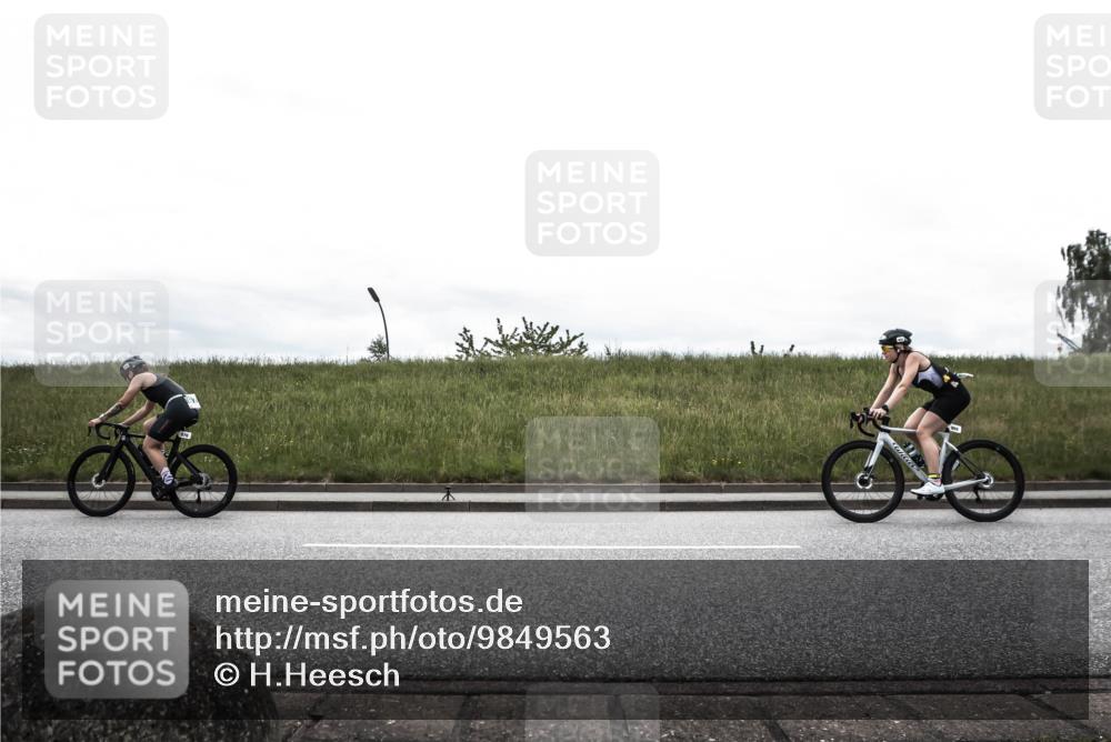 21.06.2026 - 29. Vierlanden-Triathlon H.Heesch http://msf.ph/oto/9849563 21.06.2026 12:02:55 Radfahren 292, 734, 772, 846, 866, 869, 870, 881 meine-sportfotos.de