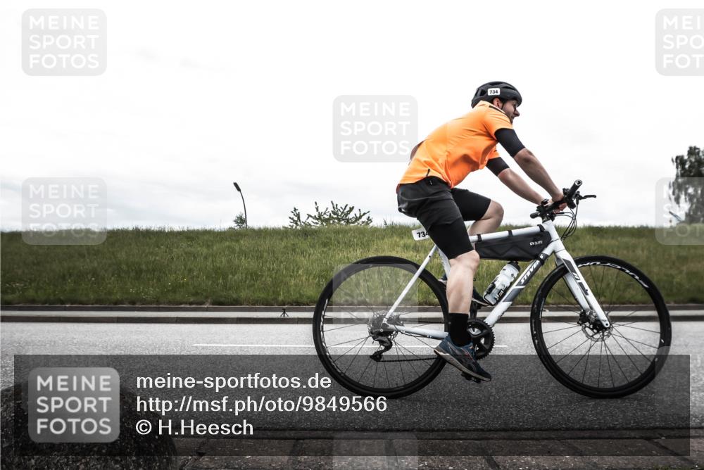 21.06.2026 - 29. Vierlanden-Triathlon H.Heesch http://msf.ph/oto/9849566 21.06.2026 12:02:58 Radfahren 292, 734, 866 meine-sportfotos.de