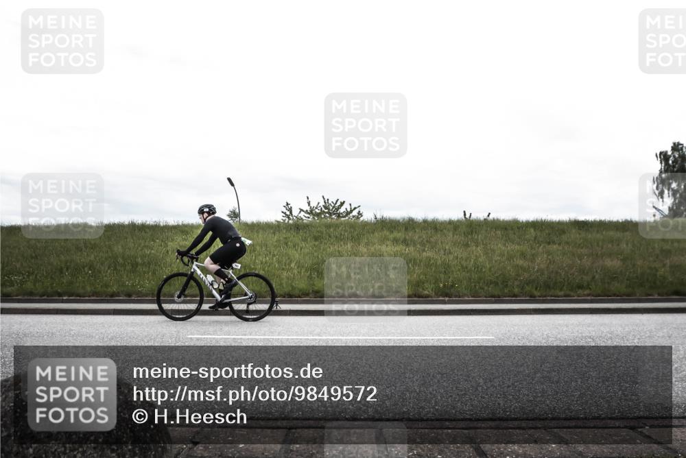 21.06.2026 - 29. Vierlanden-Triathlon H.Heesch http://msf.ph/oto/9849572 21.06.2026 12:03:14 Radfahren 296, 651, 666, 741 meine-sportfotos.de