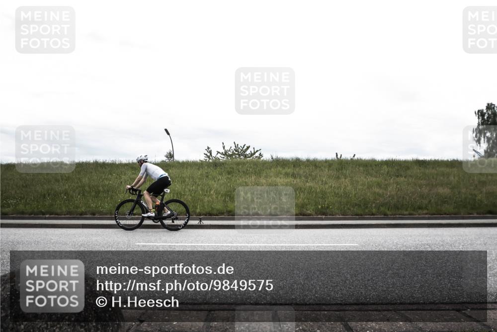 21.06.2026 - 29. Vierlanden-Triathlon H.Heesch http://msf.ph/oto/9849575 21.06.2026 12:03:21 Radfahren 666 meine-sportfotos.de