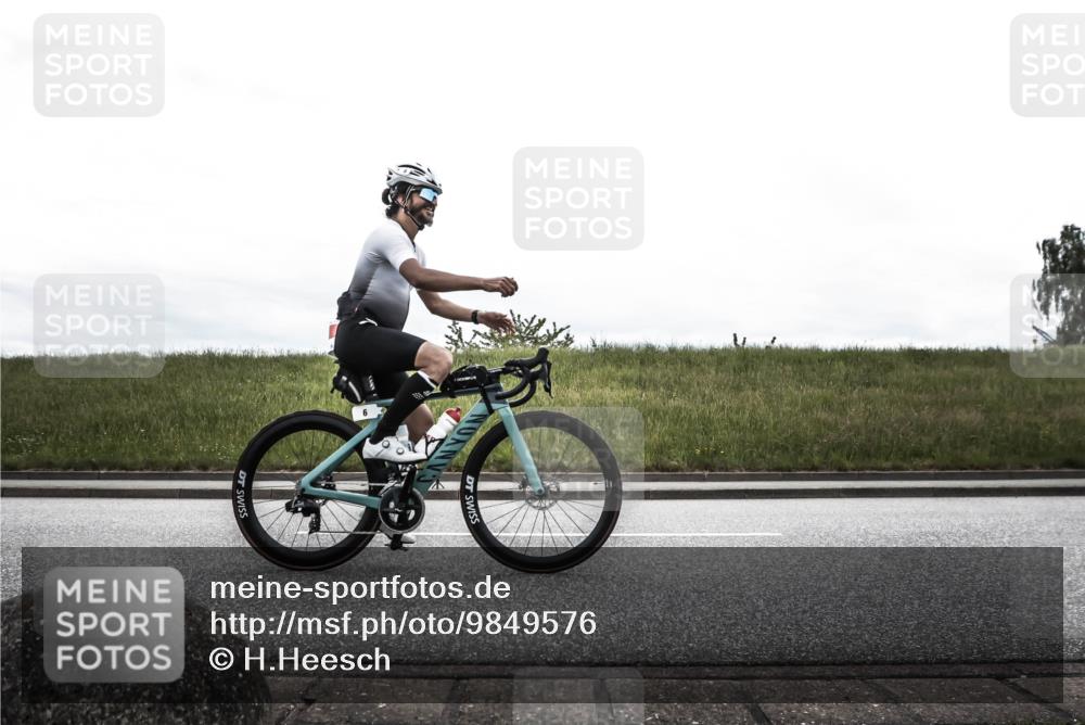 21.06.2026 - 29. Vierlanden-Triathlon H.Heesch http://msf.ph/oto/9849576 21.06.2026 12:03:38 Radfahren 6, 840 meine-sportfotos.de