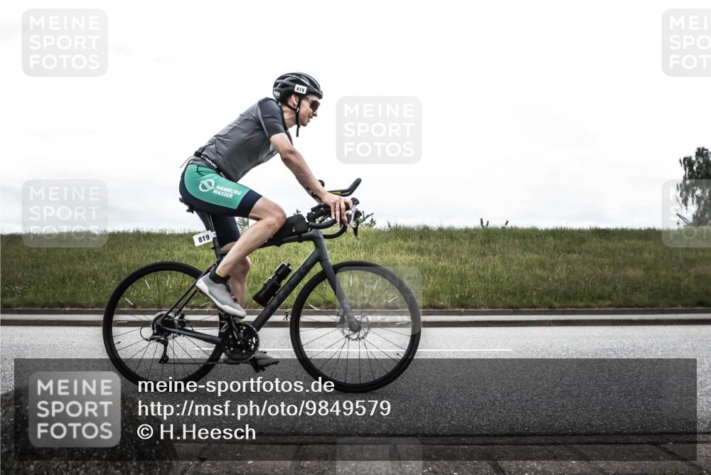 21.06.2026 - 29. Vierlanden-Triathlon H.Heesch http://msf.ph/oto/9849579 21.06.2026 12:03:54 Radfahren 819 meine-sportfotos.de