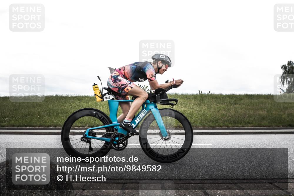 21.06.2026 - 29. Vierlanden-Triathlon H.Heesch http://msf.ph/oto/9849582 21.06.2026 12:04:10 Radfahren 269, 835, 890 meine-sportfotos.de