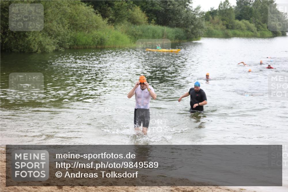 21.06.2026 - 29. Vierlanden-Triathlon Andreas Tolksdorf http://msf.ph/oto/9849589 21.06.2026 10:07:29 Schwimmen 424, 442, 475 meine-sportfotos.de