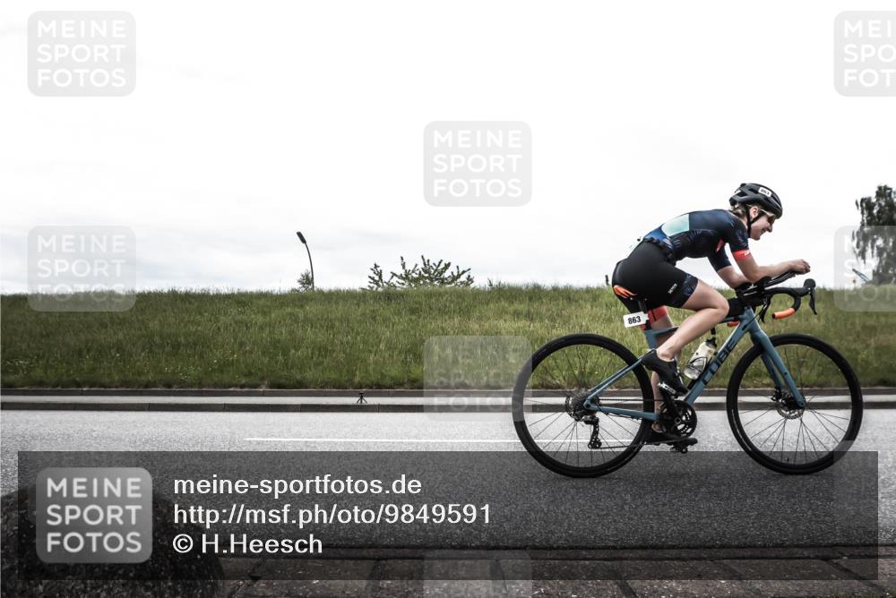 21.06.2026 - 29. Vierlanden-Triathlon H.Heesch http://msf.ph/oto/9849591 21.06.2026 12:04:28 Radfahren 863, 893 meine-sportfotos.de