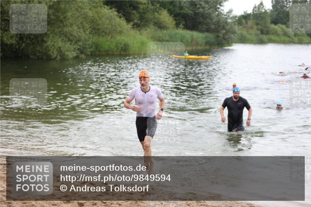 21.06.2026 - 29. Vierlanden-Triathlon Andreas Tolksdorf http://msf.ph/oto/9849594 21.06.2026 10:07:31 Schwimmen 424, 442, 468, 475 meine-sportfotos.de