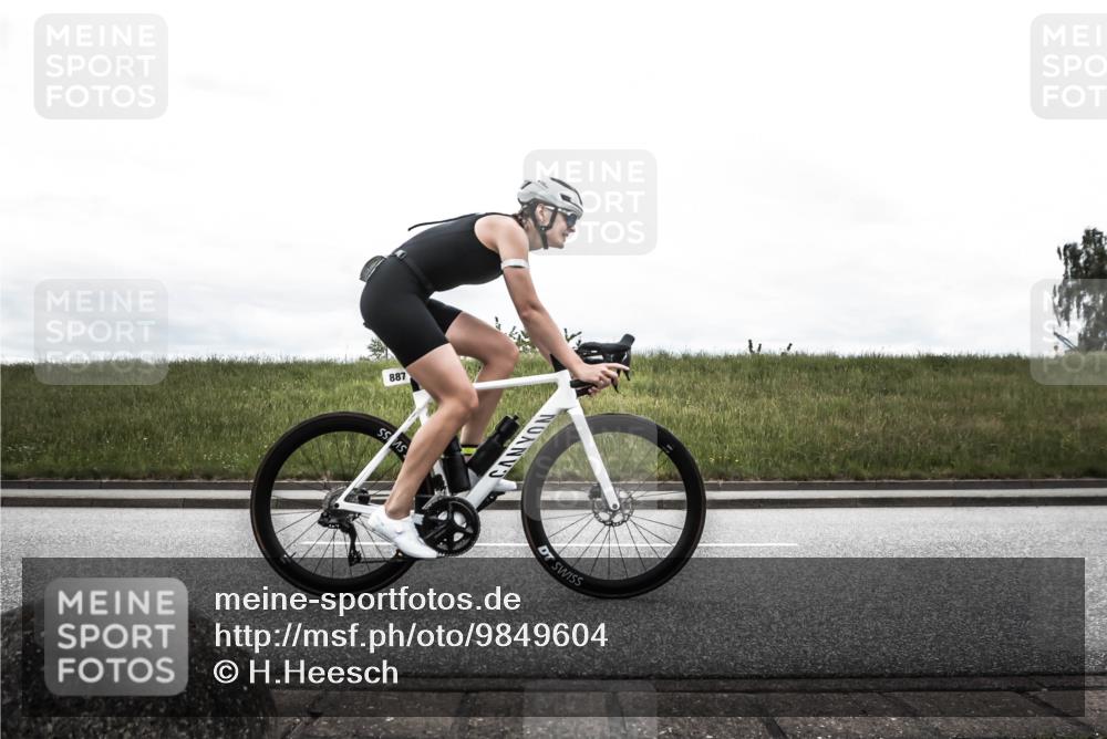 21.06.2026 - 29. Vierlanden-Triathlon H.Heesch http://msf.ph/oto/9849604 21.06.2026 12:05:12 Radfahren 882, 887, 964 meine-sportfotos.de