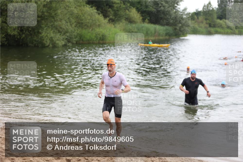 21.06.2026 - 29. Vierlanden-Triathlon Andreas Tolksdorf http://msf.ph/oto/9849605 21.06.2026 10:07:31 Schwimmen 424, 442, 468, 475 meine-sportfotos.de