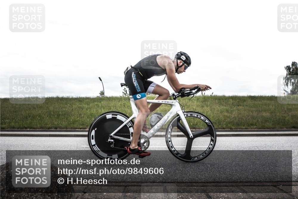 21.06.2026 - 29. Vierlanden-Triathlon H.Heesch http://msf.ph/oto/9849606 21.06.2026 12:05:22 Radfahren 637, 776, 917 meine-sportfotos.de
