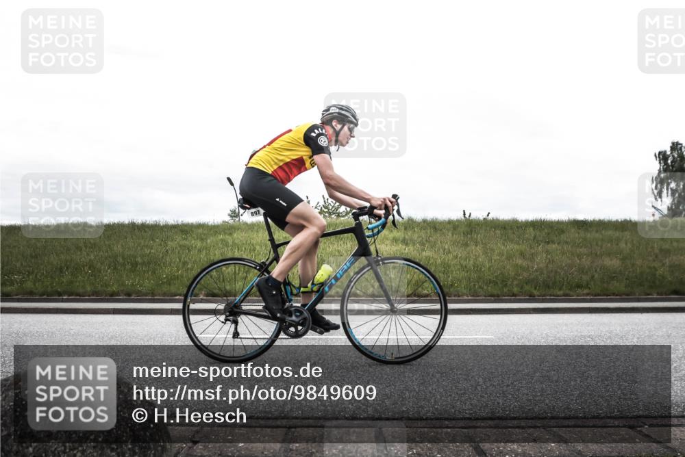 21.06.2026 - 29. Vierlanden-Triathlon H.Heesch http://msf.ph/oto/9849609 21.06.2026 12:05:29 Radfahren 637, 776, 831, 897 meine-sportfotos.de