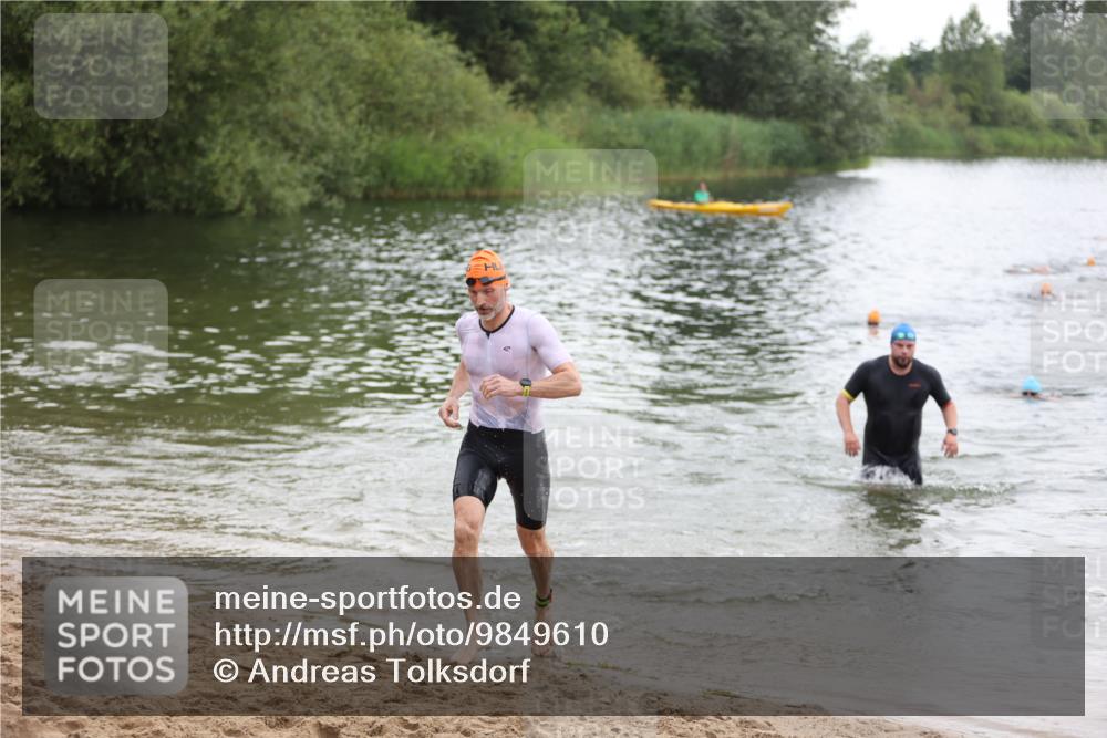 21.06.2026 - 29. Vierlanden-Triathlon Andreas Tolksdorf http://msf.ph/oto/9849610 21.06.2026 10:07:31 Schwimmen 424, 442, 468, 475 meine-sportfotos.de