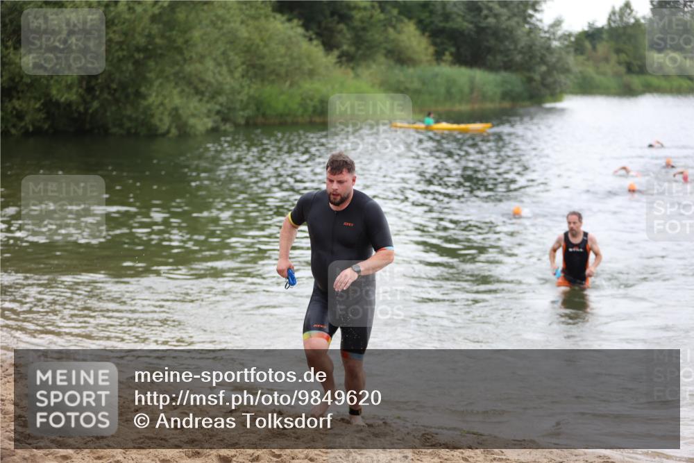 21.06.2026 - 29. Vierlanden-Triathlon Andreas Tolksdorf http://msf.ph/oto/9849620 21.06.2026 10:07:37 Schwimmen 434, 442, 468 meine-sportfotos.de