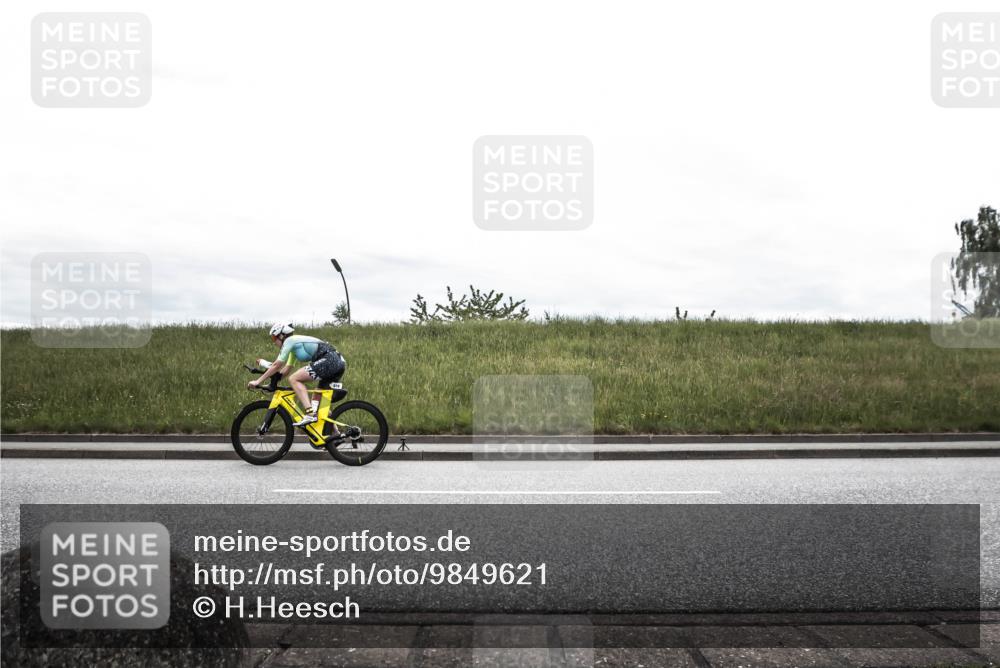 21.06.2026 - 29. Vierlanden-Triathlon H.Heesch http://msf.ph/oto/9849621 21.06.2026 12:05:47 Radfahren 721, 767, 842, 874, 879, 918 meine-sportfotos.de