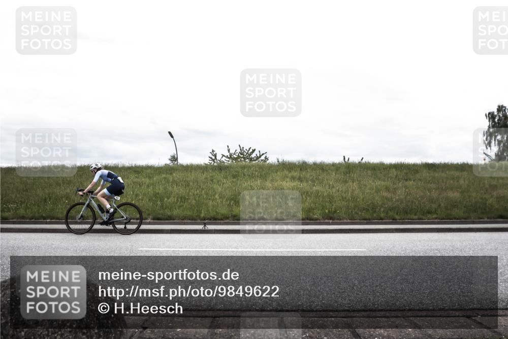 21.06.2026 - 29. Vierlanden-Triathlon H.Heesch http://msf.ph/oto/9849622 21.06.2026 12:05:48 Radfahren 721, 767, 827, 842, 879, 918, 955 meine-sportfotos.de