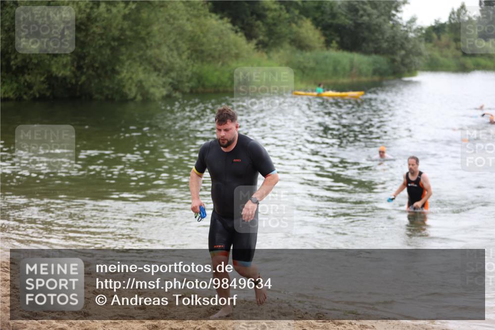21.06.2026 - 29. Vierlanden-Triathlon Andreas Tolksdorf http://msf.ph/oto/9849634 21.06.2026 10:07:37 Schwimmen 434, 442, 468 meine-sportfotos.de