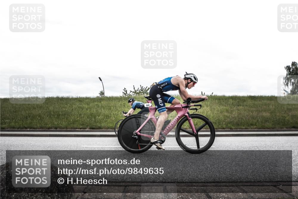 21.06.2026 - 29. Vierlanden-Triathlon H.Heesch http://msf.ph/oto/9849635 21.06.2026 12:06:07 Radfahren 248, 264, 706, 829, 852, 913, 919, 941, 954, 956, 957, 963, 965, 966, 972, 975 meine-sportfotos.de