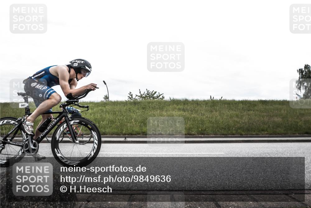 21.06.2026 - 29. Vierlanden-Triathlon H.Heesch http://msf.ph/oto/9849636 21.06.2026 12:06:08 Radfahren 248, 264, 706, 829, 852, 913, 919, 941, 954, 956, 957, 963, 965, 966, 972, 975 meine-sportfotos.de
