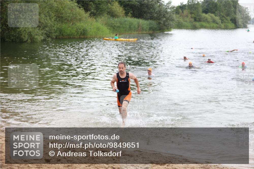 21.06.2026 - 29. Vierlanden-Triathlon Andreas Tolksdorf http://msf.ph/oto/9849651 21.06.2026 10:07:40 Schwimmen 434, 442, 468 meine-sportfotos.de