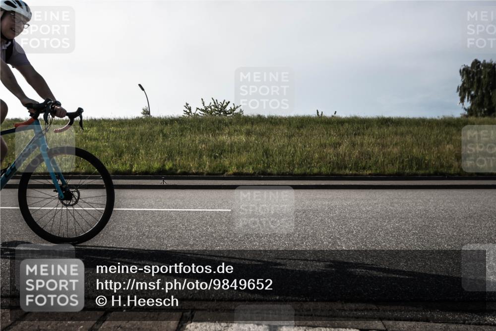21.06.2026 - 29. Vierlanden-Triathlon H.Heesch http://msf.ph/oto/9849652 21.06.2026 08:09:27 Radfahren  meine-sportfotos.de