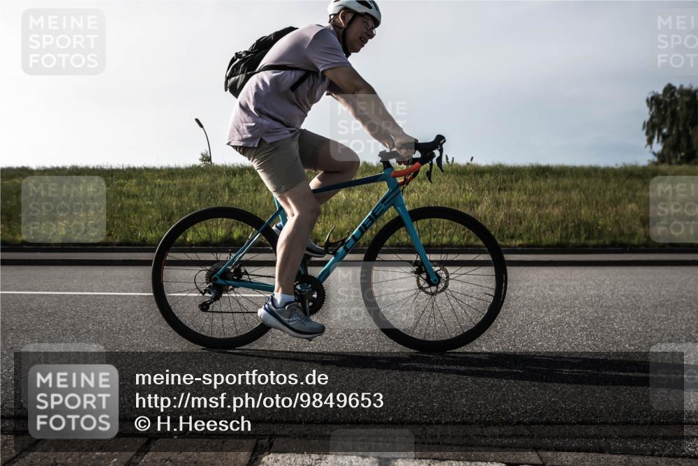 21.06.2026 - 29. Vierlanden-Triathlon H.Heesch http://msf.ph/oto/9849653 21.06.2026 08:09:27 Radfahren  meine-sportfotos.de