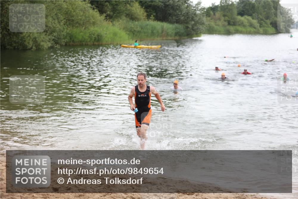 21.06.2026 - 29. Vierlanden-Triathlon Andreas Tolksdorf http://msf.ph/oto/9849654 21.06.2026 10:07:40 Schwimmen 434, 442, 468 meine-sportfotos.de