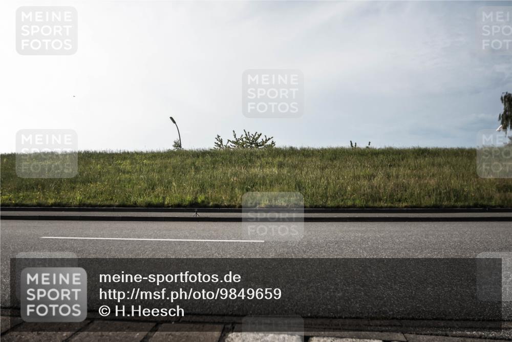 21.06.2026 - 29. Vierlanden-Triathlon H.Heesch http://msf.ph/oto/9849659 21.06.2026 08:13:36 Radfahren  meine-sportfotos.de