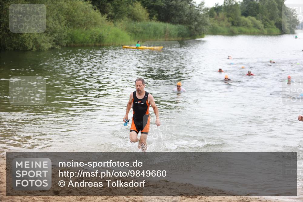21.06.2026 - 29. Vierlanden-Triathlon Andreas Tolksdorf http://msf.ph/oto/9849660 21.06.2026 10:07:40 Schwimmen 434, 442, 468 meine-sportfotos.de