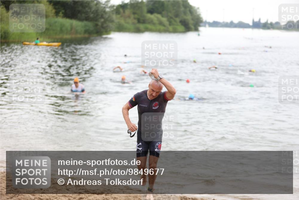 21.06.2026 - 29. Vierlanden-Triathlon Andreas Tolksdorf http://msf.ph/oto/9849677 21.06.2026 10:07:43 Schwimmen 434, 442, 449, 468 meine-sportfotos.de