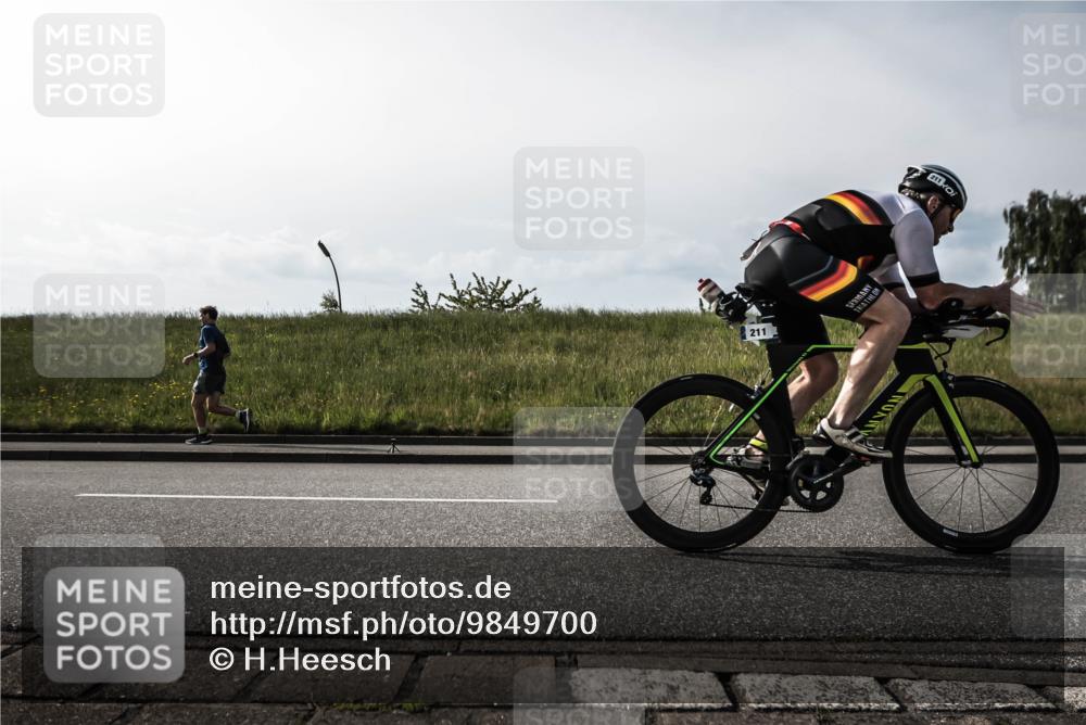 21.06.2026 - 29. Vierlanden-Triathlon H.Heesch http://msf.ph/oto/9849700 21.06.2026 08:45:12 Radfahren 63, 127, 211 meine-sportfotos.de