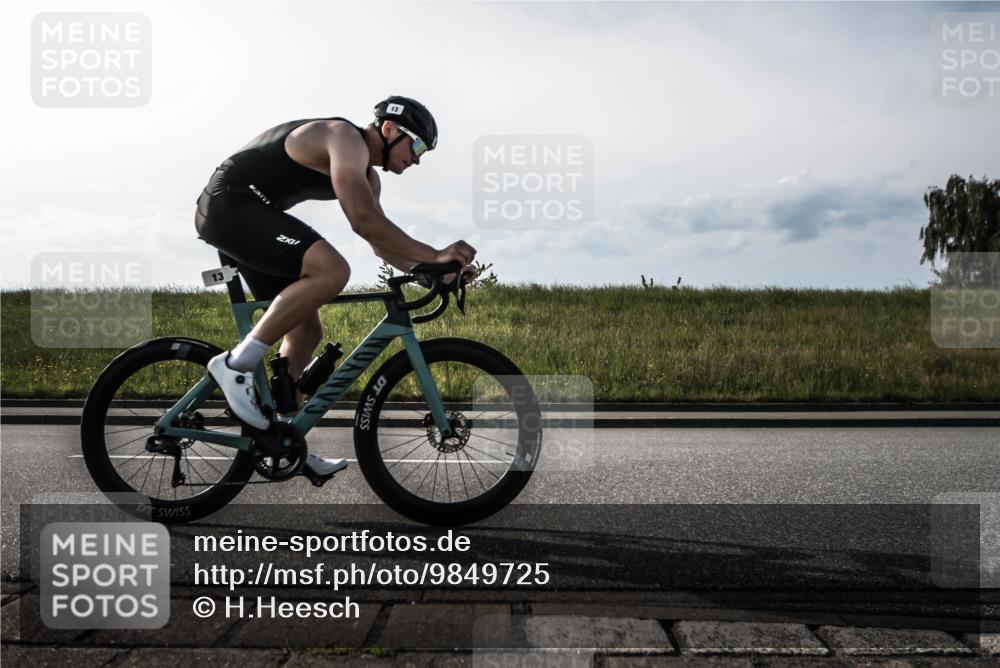 21.06.2026 - 29. Vierlanden-Triathlon H.Heesch http://msf.ph/oto/9849725 21.06.2026 08:47:00 Radfahren 13, 212 meine-sportfotos.de