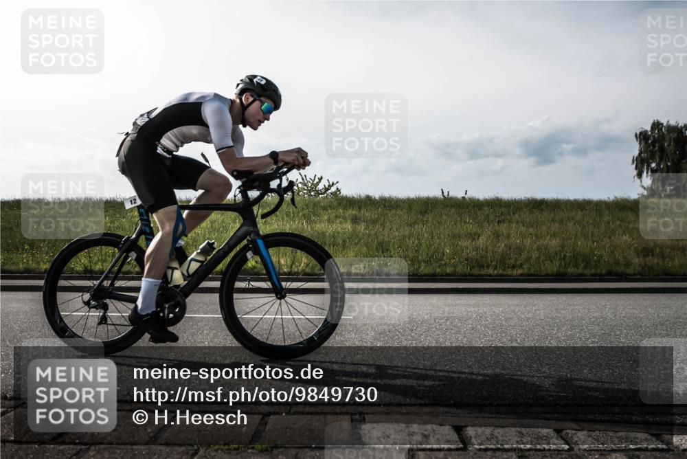 21.06.2026 - 29. Vierlanden-Triathlon H.Heesch http://msf.ph/oto/9849730 21.06.2026 08:47:25 Radfahren 12 meine-sportfotos.de
