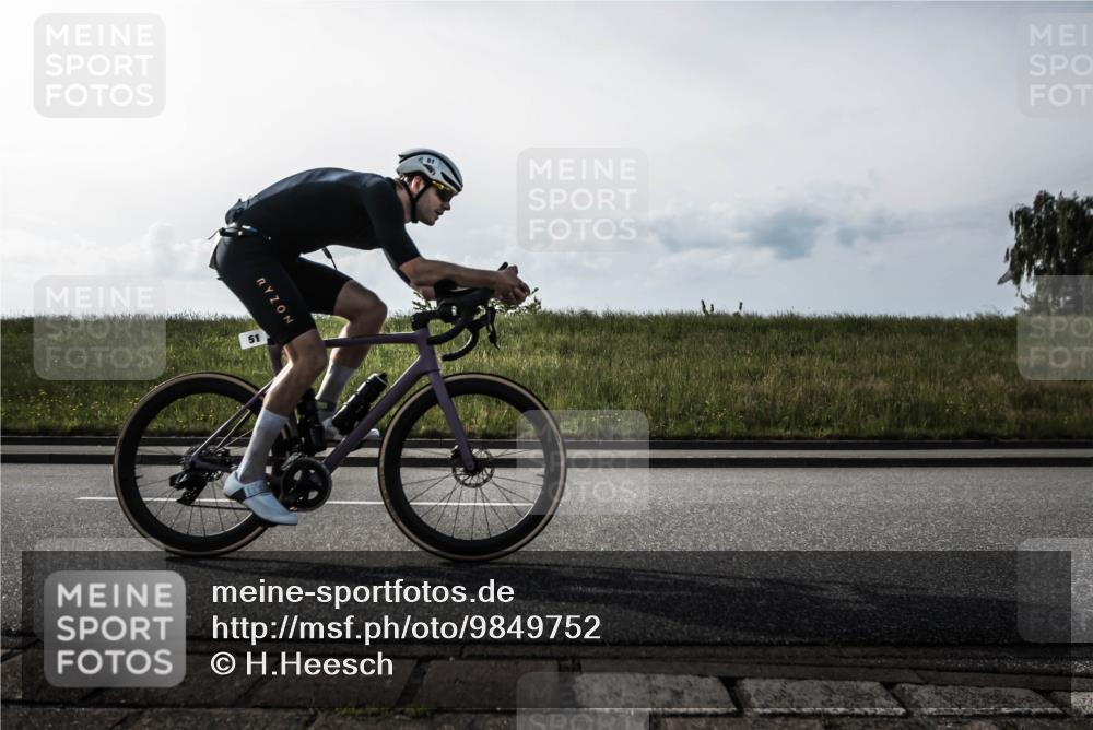 21.06.2026 - 29. Vierlanden-Triathlon H.Heesch http://msf.ph/oto/9849752 21.06.2026 08:50:14 Radfahren 51 meine-sportfotos.de