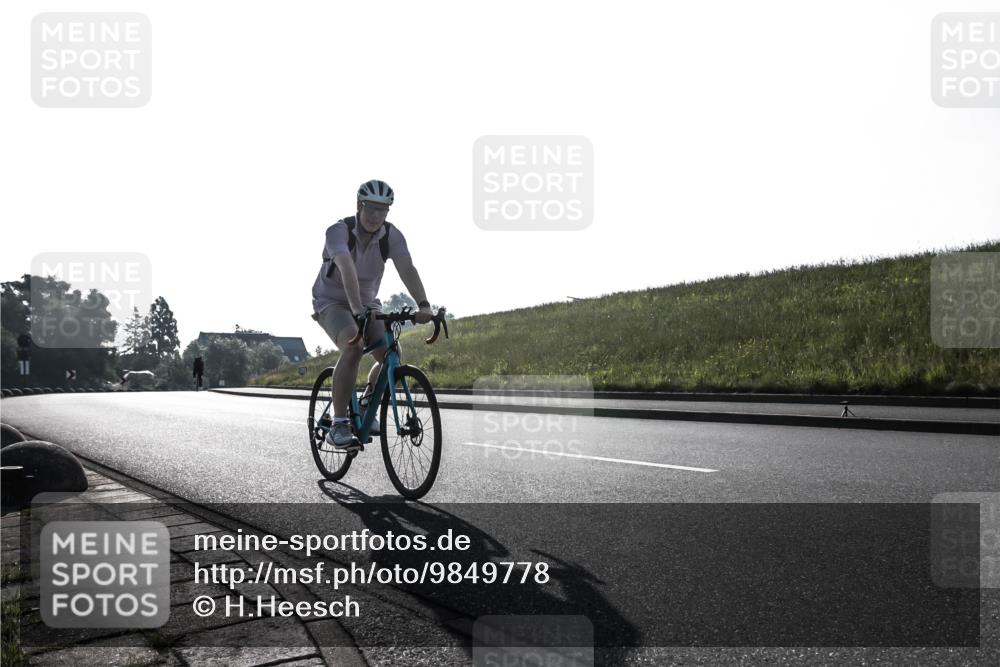 21.06.2026 - 29. Vierlanden-Triathlon H.Heesch http://msf.ph/oto/9849778 21.06.2026 08:09:27 Radfahren  meine-sportfotos.de