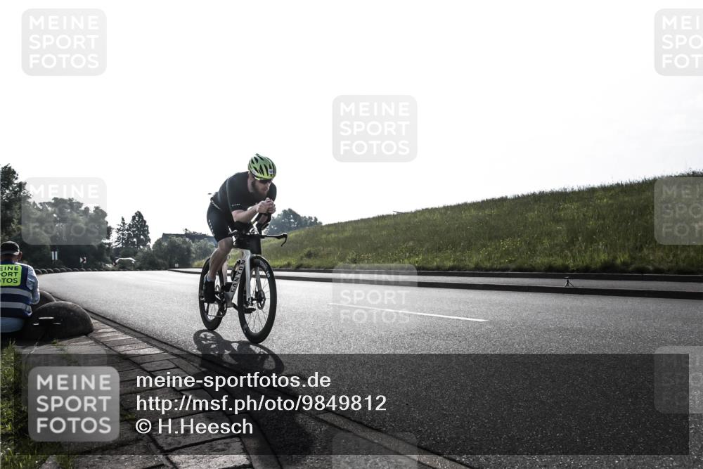 21.06.2026 - 29. Vierlanden-Triathlon H.Heesch http://msf.ph/oto/9849812 21.06.2026 08:41:47 Radfahren 111 meine-sportfotos.de